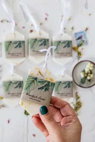 Zapachowa zawieszka sojowa jako upominek dla Twoich Klientów.