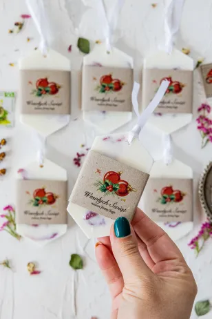 Zapachowa zawieszka sojowa jako upominek dla Twoich Klientów.