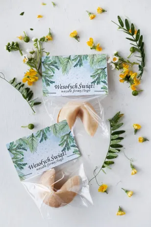 Personalizowane upominki firmowe - ciasteczko z wróżbą z grafiką gałązek i śniegu - Kolekcja CZW7