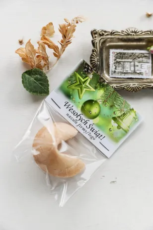 Personalizowane upominki firmowe - ciasteczko z wróżbą z grafiką zielonych bombek w różnych kształtach - Kolekcja CZW17