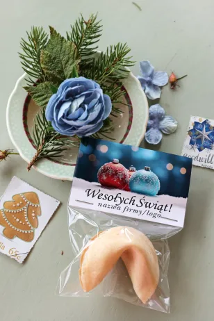 Personalizowane upominki firmowe - ciasteczko z wróżbą ze zdjęciem świątecznych kolorowych bombek - Kolekcja CZW22