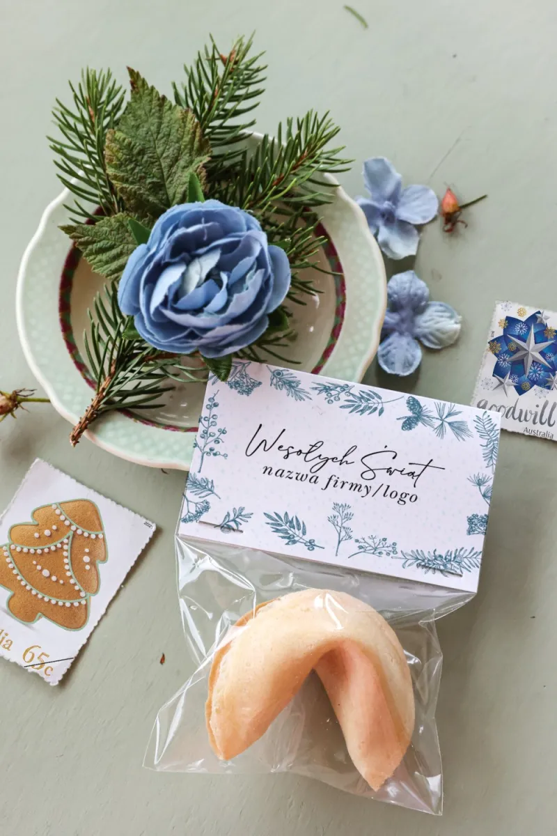 Personalizowane upominki firmowe - ciasteczko z wróżbą z grafiką niebieskich gałązek - Kolekcja CZW29 Personalizowane upominki firmowe - ciasteczko z wróżbą z grafiką niebieskich gałązek - Kolekcja CZW29