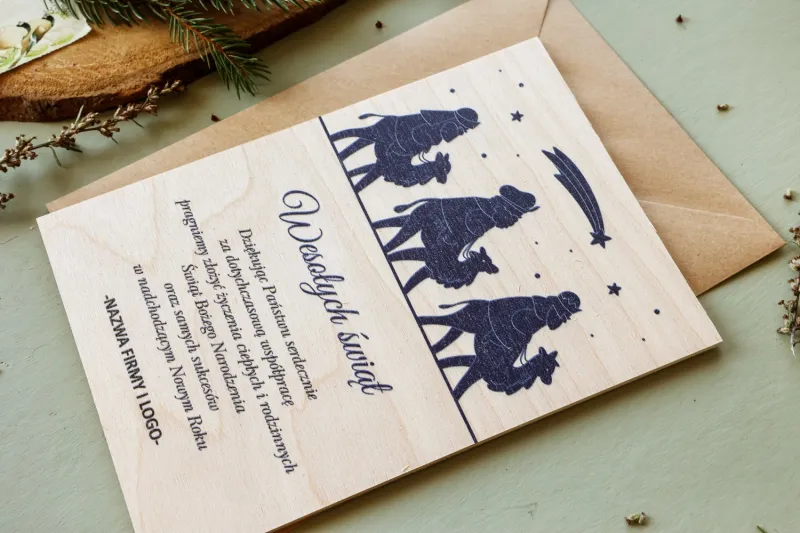Personalizowane drewniane kartki dla firm z grafiką orszaku Trzech Króli - Kolekcja DR43 Personalizowane drewniane kartki dla firm z grafiką orszaku Trzech Króli - Kolekcja DR43