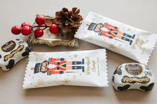 Eleganckie czekoladki świąteczne z Dziadkiem do Orzechów | Personalizowane czekoladki z logo firmy | CZK18