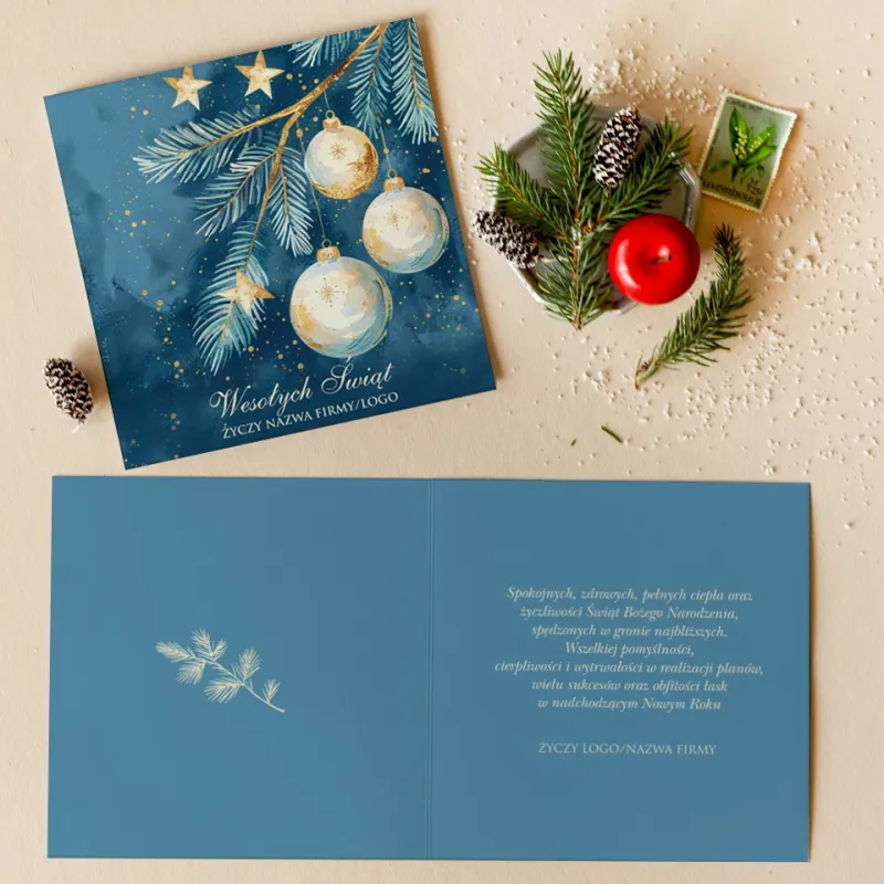 Kartka świąteczna z trzema złotymi bombkami na granatowym tle nocnego nieba, ozdobiona złotymi gwiazdkami Kartka świąteczna z trzema złotymi bombkami na granatowym tle nocnego nieba, ozdobiona złotymi gwiazdkami