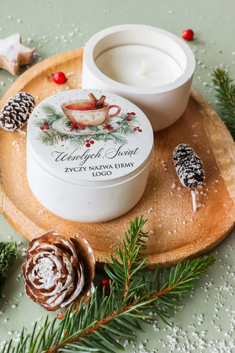 Ekologiczna świeca sojowa z nadrukiem filiżanki i złotymi akcentami na wieczku Ekologiczna świeca sojowa z nadrukiem filiżanki i złotymi akcentami na wieczku