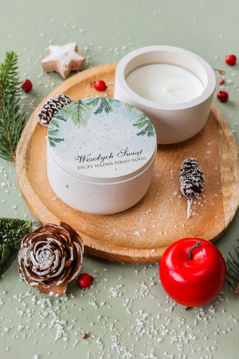 Ekologiczna świeca sojowa z zimowym motywem iglaków, z możliwością nadruku logo Ekologiczna świeca sojowa z zimowym motywem iglaków, z możliwością nadruku logo